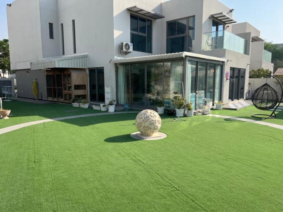 Luxury Villa | Large Plot | Landscaped | Gated Community