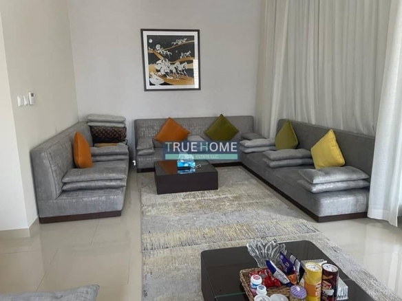 End Unit 3BR Townhouse | Vacant | Al Lilac